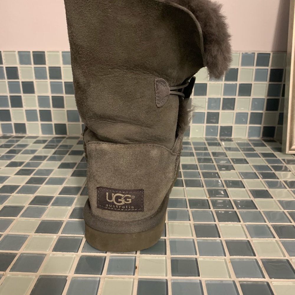 Gray Ugg - image 2